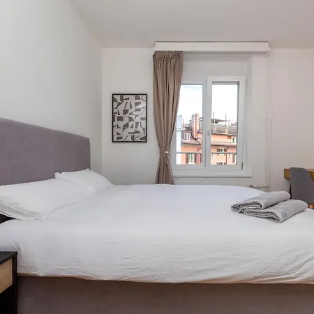 Kaya Zurich Apartment 4A - Downtown 2Br Apt With Balcony Exterior photo