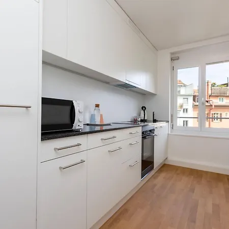 Kaya Zurich Apartment 4A - Downtown 2Br Apt With Balcony Exterior photo