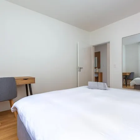 Kaya Zurich Apartment 4A - Downtown 2Br Apt With Balcony Exterior photo