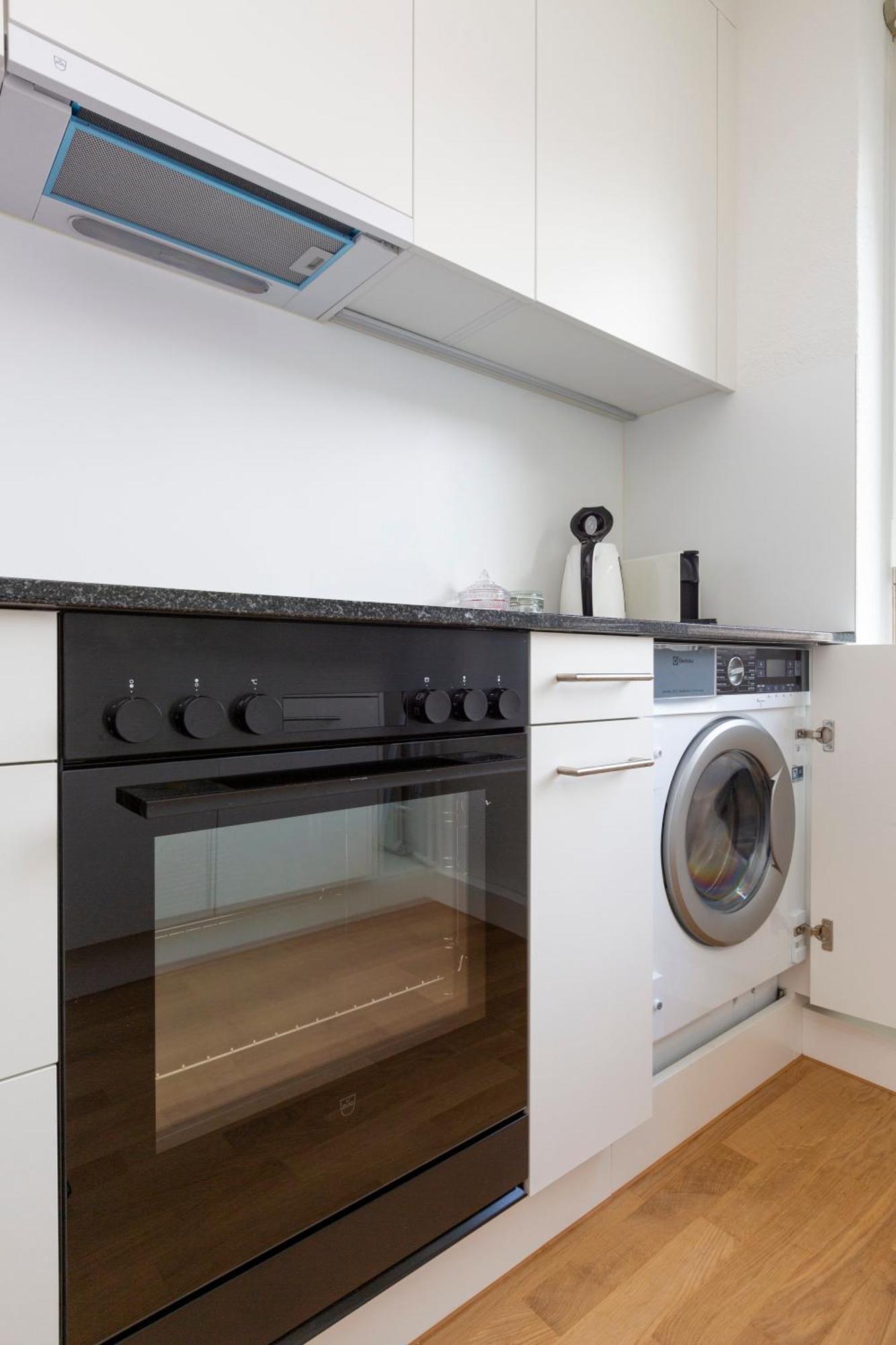 Apartment Kaya 4a - Downtown 2br With Balcony Zurich